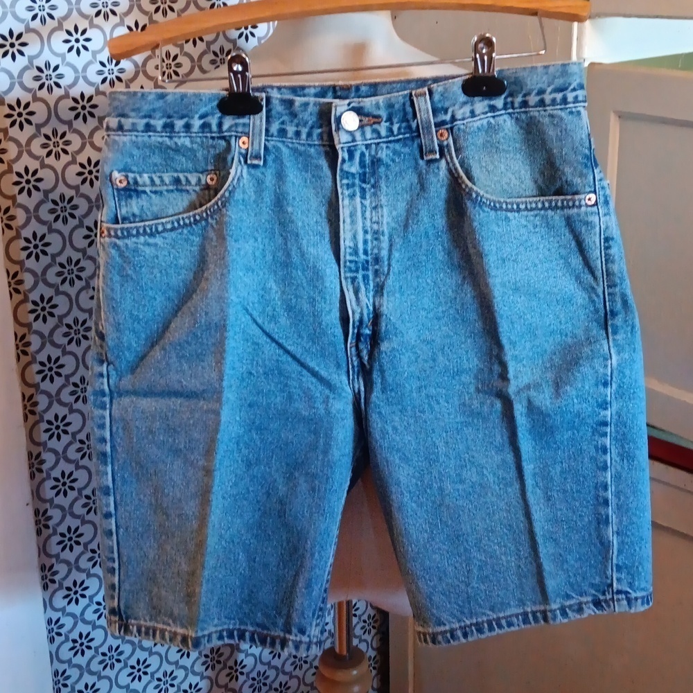 Vintage 2000 Levis 505 mens jean denim shorts